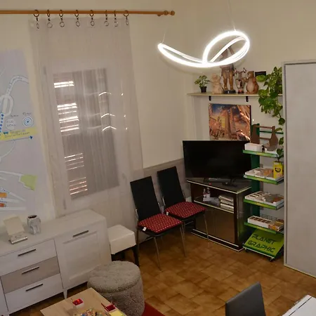 Fly House Depandance *